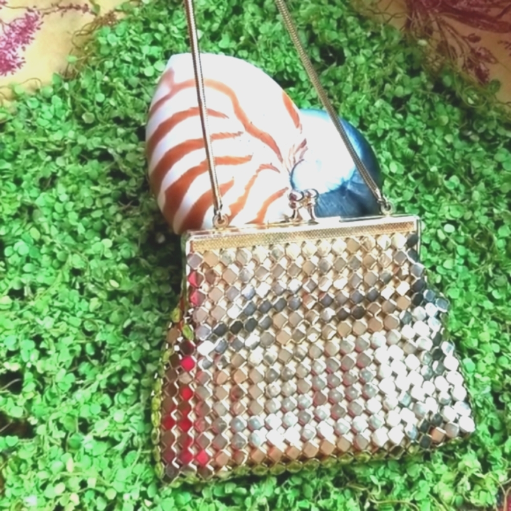 Glitzy ART Lumured Gold Mesh Germany Clam Shell Fancy Special Bag Purse 5" sq